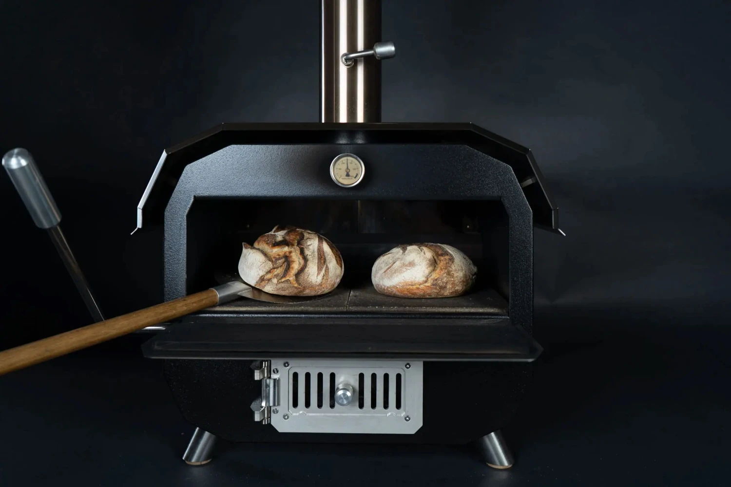 Der Merklinger BOBBY schwarz Der Merklinger BOBBY Schwarz -Cafiro Geschaft 2531 DerMerklinger Holzbackofen Bobby Freisteller Backen digi