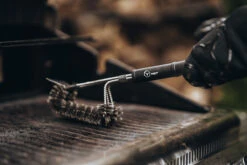 MOESTA-BBQ Profi BBQ-/ Grillbürste 3 MOESTA-BBQ Profi BBQ-/ Grillbürste -Cafiro Geschaft grillburste handschuh anwendung 1200x800x72dpi 210