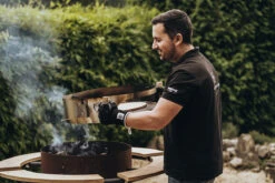 MOESTA-BBQ Grillhandschuhe (L/XL) 2 MOESTA-BBQ Grillhandschuhe (L/XL) -Cafiro Geschaft grillgloves anwendung 1200x800x72dpi 255